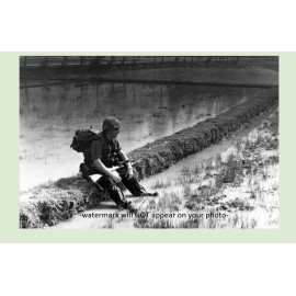Vietnam War Marine Rests in Rice Paddy PHOTO Operation Ballistic Arch 67 1/3