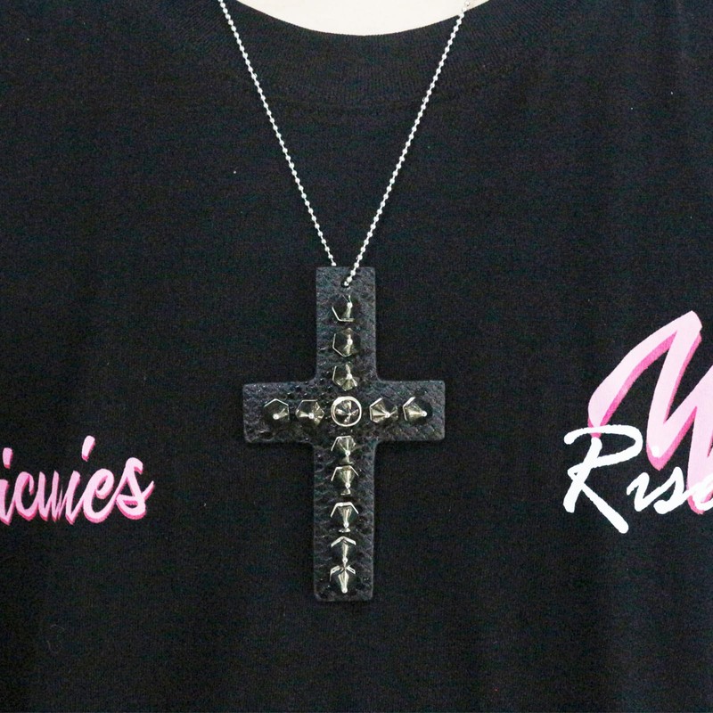 EVERBLTING Y2k Cross Necklace