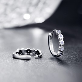 KINGWHYTE Daisy Earrings 925 Sterling Silver Hoop Earrings Small Daisy Flower Huggie Earrings Birthday Christmas Jewelery Gifts for Women