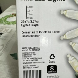 HOME ACCENTS 100 LED WARM WHITE MINI LED Lights on Green Wire 20.5 FT Lenght