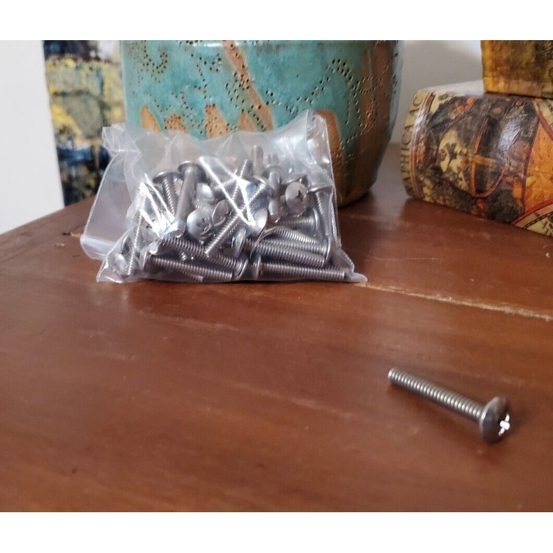 Fastenere 10-24 x 1-1/4" Phillips Truss Head Machine Screws Stainless