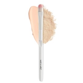 wet n wild Brocha de maquillaje | Brocha correctora grande | Para debajo de los ojos y las cejas | Maquillaje líquido y en polvo | Mango ergonómico