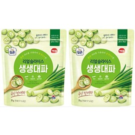K-Mystery 2 packs of Haepyo Freeze Dried Sliced Green Onion (해표 동결건조 자른 대파) from Korea 100Percent (Green Onion 0.7oz X 2packs)