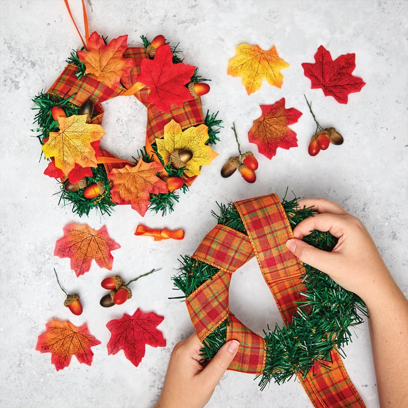 Baker Ross FN300 Autumn Wreaths Craft Kit - Craft Autumn