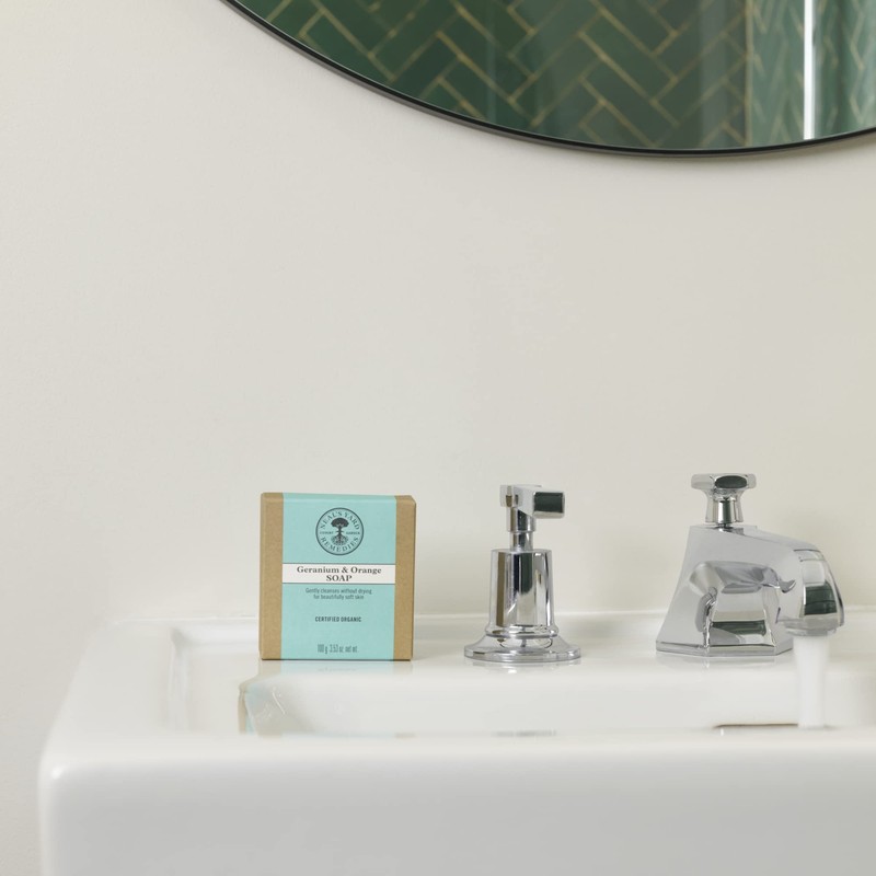 Neal’s Yard Remedies Geranium & Orange Soap | Natural &