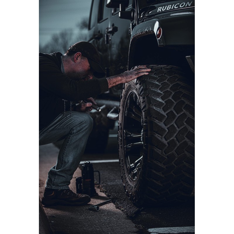 Streamlight 88810 Wedge 1,000-Lumen Max 300-Lumen Standard 1,200-Candela Flat Everyday