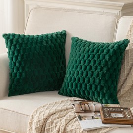 Mandioo Pack of 2 Dark Green Super Soft Plush Decorative Cushion Covers 20x20 inch 50x50 cm Wool Velvet Throw Pillow Covers cases Faux Fur fluffy Couch Sofa Bed Livingroom