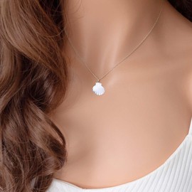 Xduargs Boho Sea Shell Necklace Choker Silver Scallop Seashell Choker Necklace Vintage Scallop Necklace Summer Beach Shell Pendant Necklace Jewelry for Women and Girls