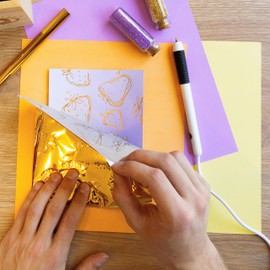 Crafts&Co® Hot Foil Pen | Foil Quill with USB Hot Pen with Fine Tip 1.5 mm | Heat-Activated Pen Including Heat-Activated Gold Foil | Starter Pack for Freestyle Foil Embossing - White