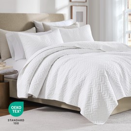 palassio White 100% Cotton Quilt California Cal King Size Bedding Sets with 2 Pillow Shams, Oversized Lightweight Textured Farmhouse Bedspread Soft Shabby Chic Coverlet for All Season, 3 Pieces