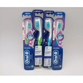 Oral-B Vivid Whitening Dual Action Manual Toothbrush - Medium, 4 Pack