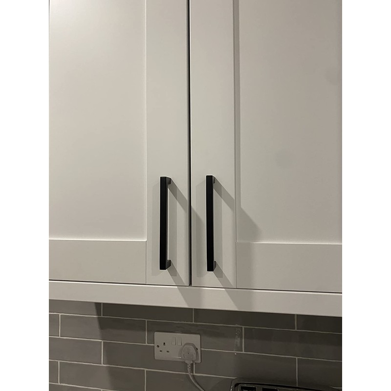 BSM Marketing 1 Pack Kitchen Door Handles 96mm Hole Centre