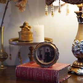 SIKOO Vintage Picture Frames 3x3 Small Antique Round Picture Frame Tabletop and Wall Mount Vintage Mini Wall Decor Bronze Gold