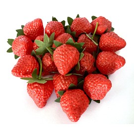 Aliotech 18PCS Plastic Artificial Red Strawberries Fake Lifelike Simulation Realistic Strawberry Artificial Fruits Decoration Photography Prop for Home Kitchen Decoration