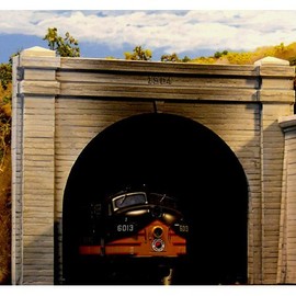 Chooch Enterprises CHO9730 N-Scale Double Concrete Tunnel Portals (2)