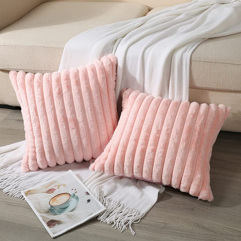 Sungeek Set of 2 Pink Faux Rabbit Fur Cushion Covers