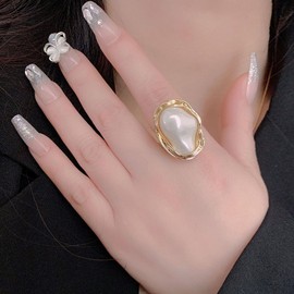 Gold Plated Shell Pearl Rings for Women Open Rings,Vintage Irregular Gold Pearl Rings Open Midi Finger Statement Rings for Teen Girls Knuckle Rings (Gold)