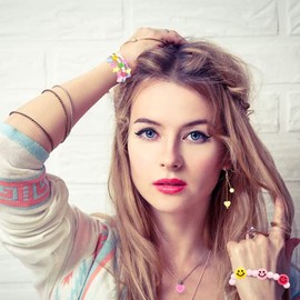 Perlas acrílicas en forma de corazón con estrellas - 8 colores