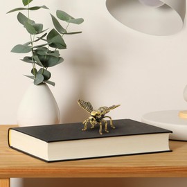 Gold Bee Figurine Brass Animal Figurines Vintage Bee Statue Small Bee Shaped Sculpture Metal Bee Ornament for Desk DIY Crafts