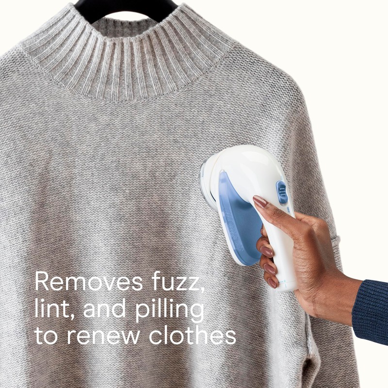 Conair Fabric Shaver and Lint Remover, Battery-Operated Portable Clothes Shaver