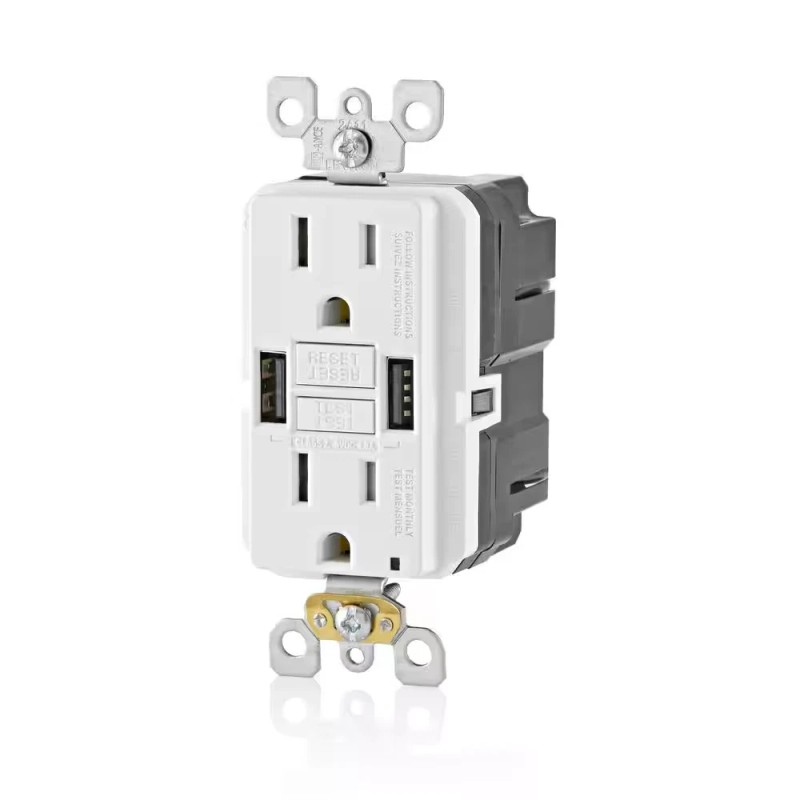Leviton 15A GFCI USB Outlet 24W (4.8A) SmartlockPro Type A