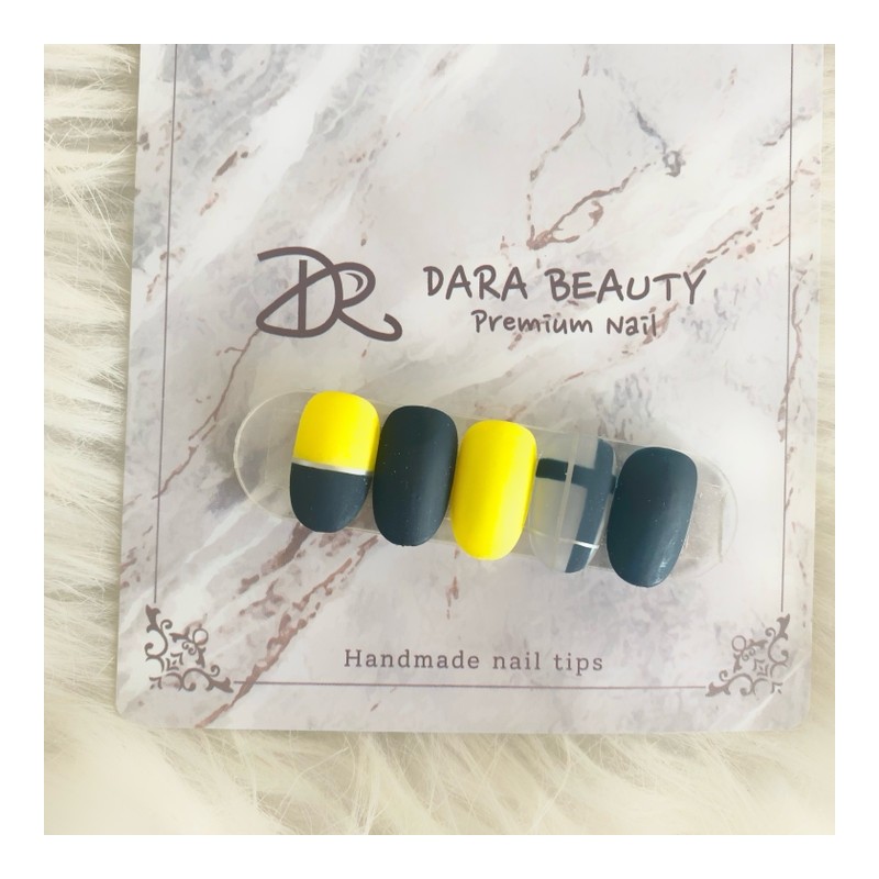 Next day delivery⭐Matte checked nails⭐ / 다음날 발송⭐무광 체크네일⭐