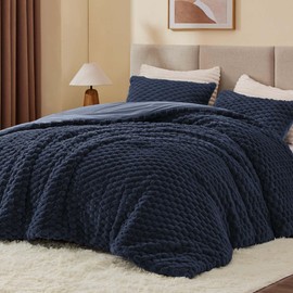 BEDELITE Fluffy King Size Comforter Set - Navy Blue Fleece Soft Comforter for King Size Bed, Luxury Warm Bedding Set for Winter, Fuzzy Bed Set 3 Pieces (1 Comforter, 2 Pillowcases)