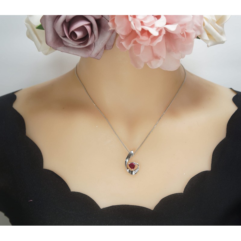 Geometric Ruby Necklace - Decorated with white sapphire - Trillion