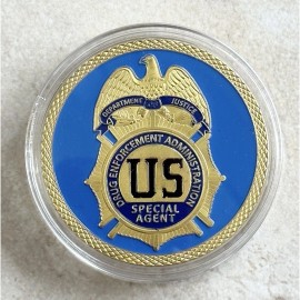 U S DRUG ENFORCEMENT ADMINISTRATION (DEA) Challenge Coin w/ Special velvet case.