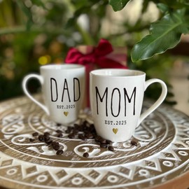 EST 2025 Promoted to Be New Parents Gifts, New Mom Dad Mug Gift with Gold Foil Design Mug Set Gifts for New Parents to Be, Valentine's Day Pregnancy Announcement, First Time Mom Dad to Be Mug Set