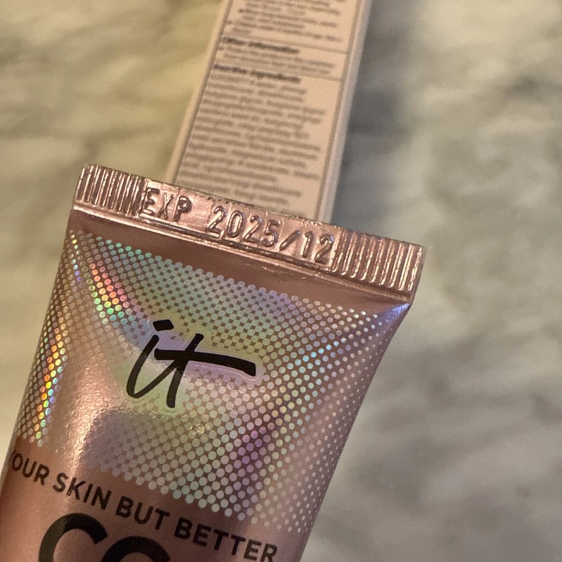 IT Cosmetics CC+ Illumination Color Correcting Medium 1.08 fl oz