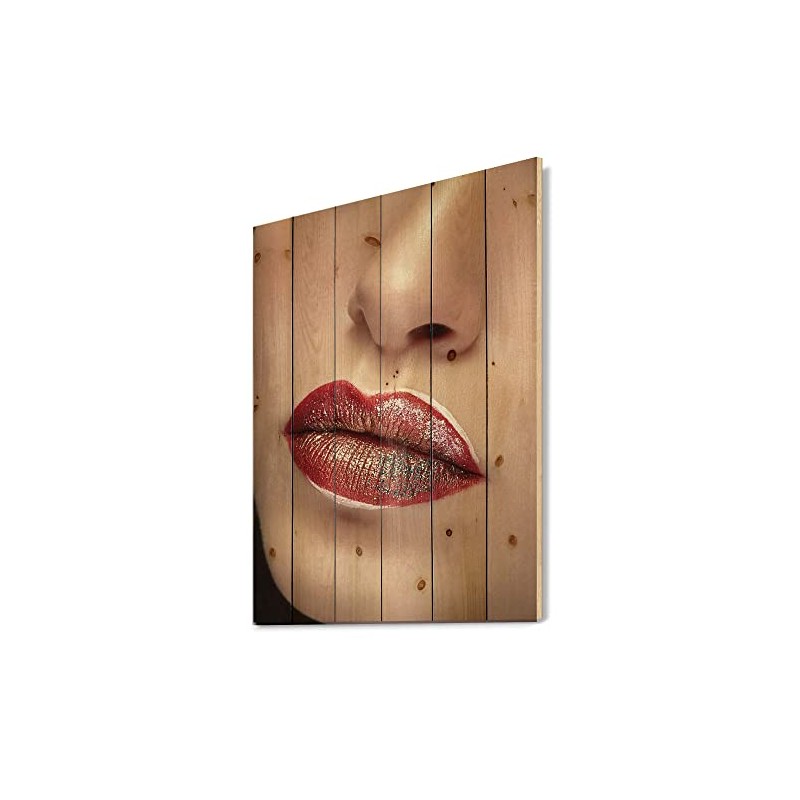 DesignQ Close Up Lips With Professional Make Up & Lipstick