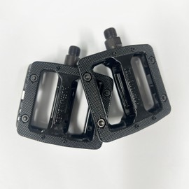 TDR Universal Fit Alloy Pedal Bicycle MTB BMX Fixie Single Speed Road Mountain Chopper eBike Spare Replacement 9/16 Inch Bearing Platform Pin Grip (Pink)