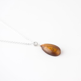 Tiger Eye Necklace, Healing Crystal Pear Gemstone Pendant Necklaces, Natural Spiritual Reiki Stone Jewelry for Women friends Gemstone Size 10x20 mm Approx (Silver-Plating)