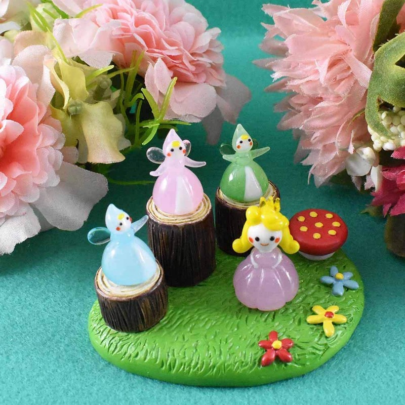 Forkart Cute Handmade Glasswork Himesama Total Length: 1.1 inches (27