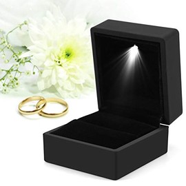 Yosooo - Caja de anillo con iluminación LED para arete, caja de, anillo de boda, joyería, organizador de embalaje, soporte de almacenamiento para comp