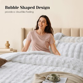 DAICO 3 Pieces Fluffy Faux Rabbit Fur Comforter Set King Size White Plush Fuzzy Bubble Comforter Bedding Set Warm Cozy Bedding Comforter Sets for Winter, 1 Comforter and 2 Pillowcases