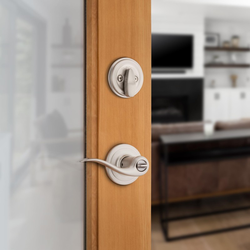 Kwikset 991 Tustin Entry Lever and Single Cylinder Deadbolt Combo