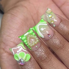 24Pcs Green French Press on Nails Short Duck Fake Nails Nude Nails Press ons Crocodile Pattern Heart Flower Pearls Designs Glossy False Nails Full Cover Acrylic Nails Cute Glue on Nails for Women