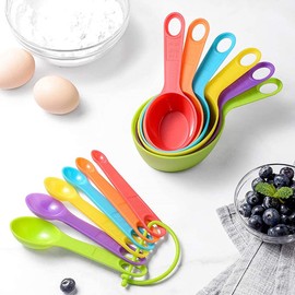 12-piece plastic measuring cup and spoon, measuring cup and spoon set, set colors for kitchen cooking and bathing (color random)