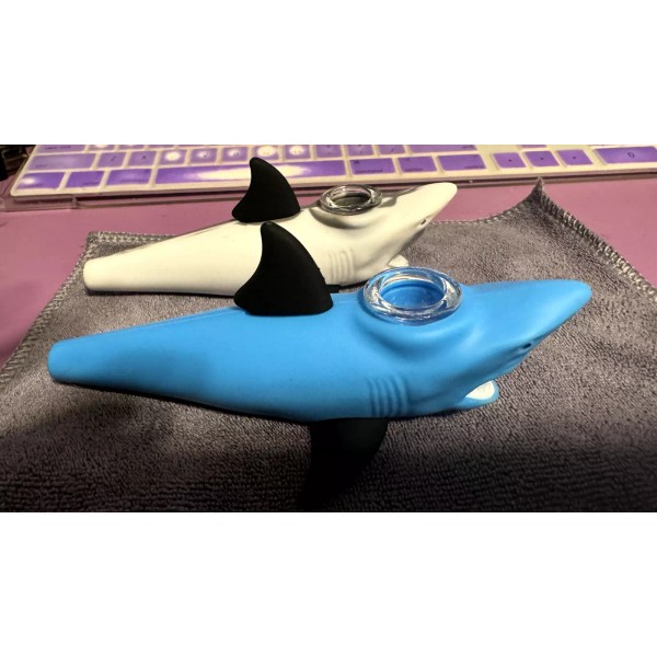 Unbranded Silicone Hand Pipe Shark Smoking Pipe with Glass Bowl