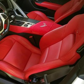 SR1 Performance C7 Corvette Seat Armour Console Cover w/Crossed Flags Logo - Adrenaline Red : C7 Stingray