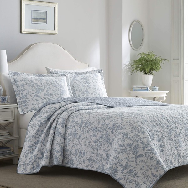Laura Ashley Home Amberley Chic | Quilt Set-Ultra Soft All Season Bedding, Reversible Stylish Bedspread With Matching Sham(s), Full/Queen, Spa Blue