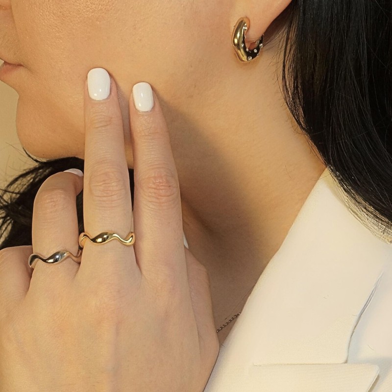 QueenBee 14K Gold Wave Ring | Trendy Curve Glossy Adjustable
