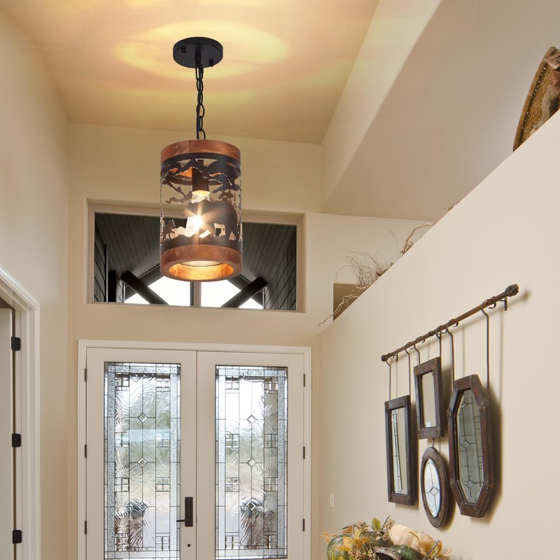 Rustic Bear Pendant Light, 1-Light Farmhouse Wood and Metal Cage