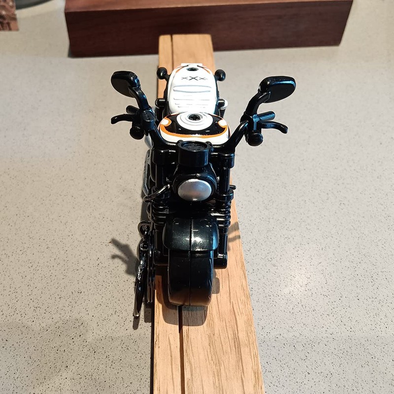 Pouoir motorcycle keychain (H-White)