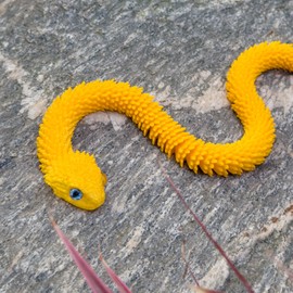 3D Printed Snake Animals Toys, Articulated Flexible 3D Printed Viper Fidget Toy, Realistic Slithering Design, Home Office Executive Desk Decor (Gold, 24 in)