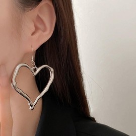 Y2k Gold Big Heart Dangle Earrings for Women,Geometric Exaggerated Super Large Hollow Heart Earrings,Minimalist Statement Jewelry Valentine's Day Gift (Silver)