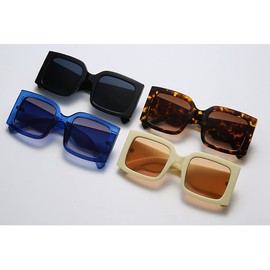 YAMEIZE Vintage Oversized Sunglasses for Women Men Trendy Square Frame UV400 Protection Sun Glasses (Beige)