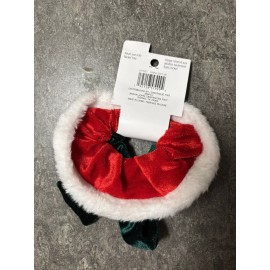 Celebrate it: 2 pc Velvet hair scrunchies (Christmas red/green)
